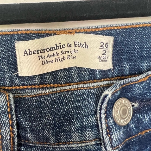 Abercrombie The Ankle Ultra High Rise Jean - Picture 3 of 4